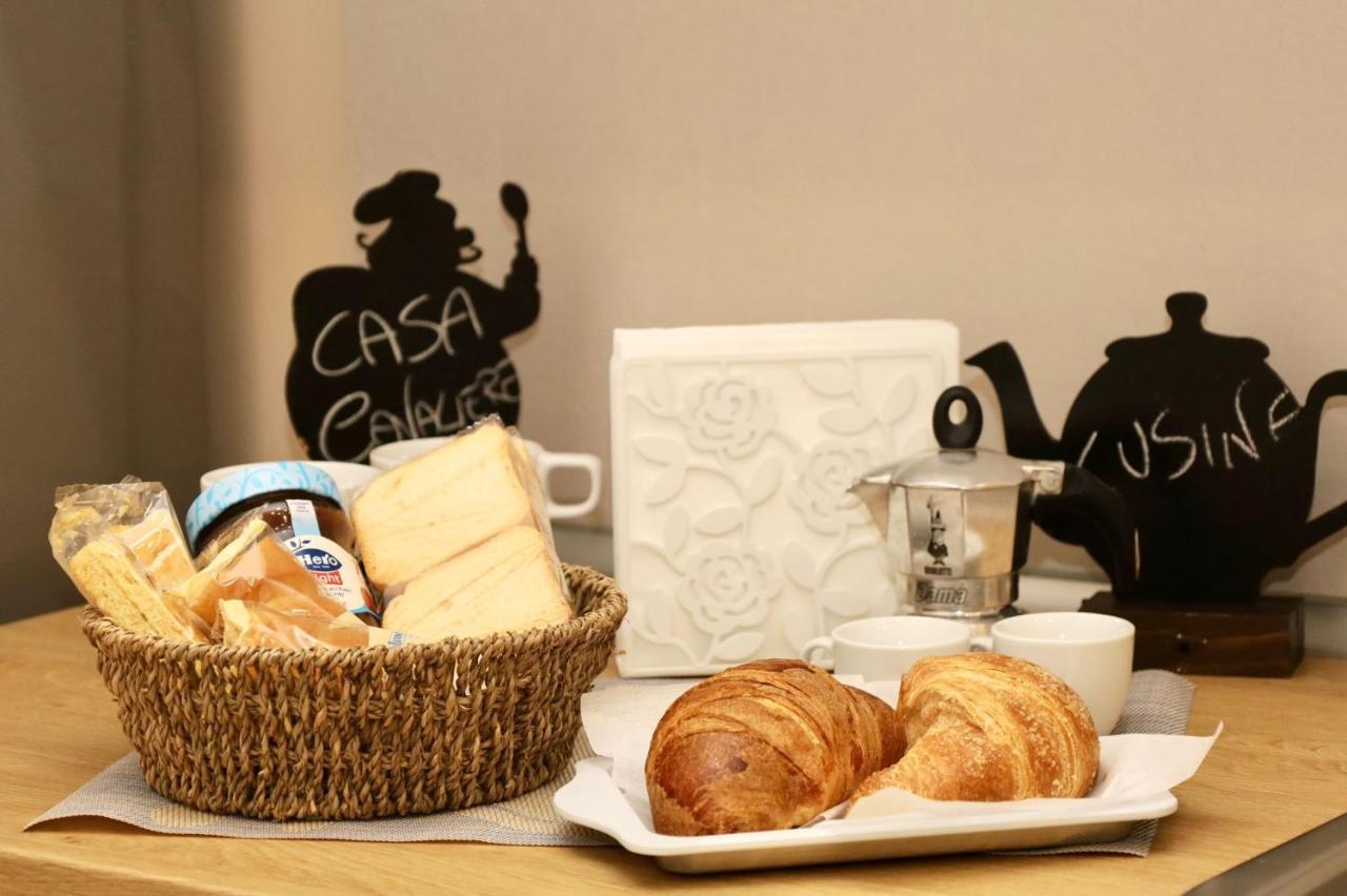 Casa Cavaliere Bed & Breakfast Napoli Bagian luar foto